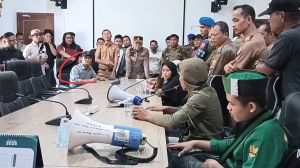 Sistem Pemerintah Mulai Lemah, Timses Ambil Alih Wewenang dan Usir Awak Media