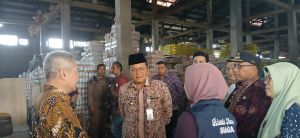 Sidak ke Gudang dan Swalayan, Wako Jambi Maulana Temukan Beras Oplosan dan Kemasan Kusam