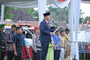 HUT RI ke 80, Wakil Ketua DPRD Tebo Upacara di Lapangan Sepakbola Sungai Bengkal