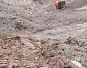 PETI Hancurkan Jalan Menuju SD di Desa Air Liki, Tabir Barat