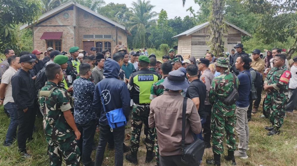 Tim Kemhan RI dan Pemkab Tebo saat turun ketitik lokasi pembangunan batalyon tp 844