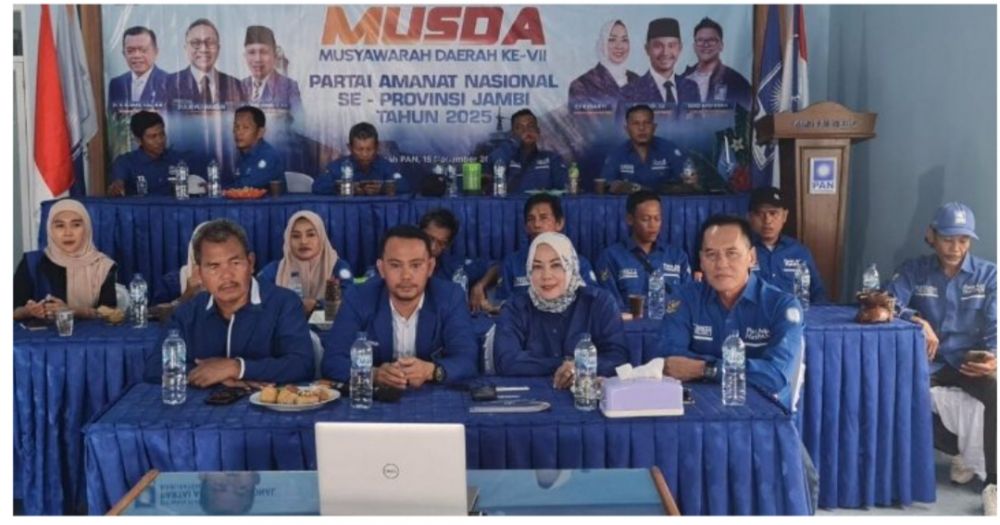 Para pengurus dan kader PAN Kabupaten Tebo mengikuti jalannya MUSDA ke-VII PAN se-Provinsi Jambi yang digelar secara hybrid, dipusatkan di Rumah PAN Tebo, Sabtu (15/11/2025).