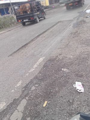 Pengurus Masjid Sungai Bengkal Alami Kecelakaan Akibat Tambal Sulam Tanpa Rambu