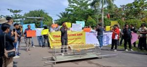 Warga Kepung Kantor Pertamina Jambi, Tuntut Hapus Zona Merah dan Blokir SHM