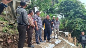 Ketua DPRD KFA Tinjau Tanggul Darurat Longsor Buluran Kenali, Desak Percepatan Penanganan