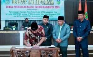 KM Pimpin Rapurna: Seluruh Fraksi di DPRD Tebo Setujui APBD 2026 dan 3 Perda 2025