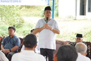 Didampingi Ketua DPRD KFA, Fasha Siap Perjuangkan Nasib Warga Zona Merah Pertamina