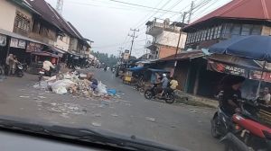 Sampah Menggunung di Pasar Rantau Panjang, Warga Tabir Soroti Kinerja Pemkab Merangin