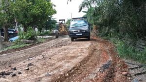 6 Kali Diusulkan, Jalan Tabir Tak Kunjung Diaspal, Warga Terpaksa Swadaya