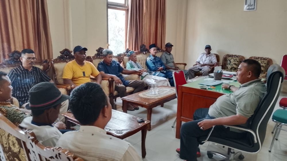 Tagih Janji, Warga Sungai Bengkal Datangi Kantor Camat: Sengketa Batas Makin Memanas!