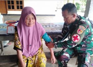 Kodim 0416/Bungo Tebo Gelar Pengobatan Gratis di Lokasi Pembangunan Jembatan