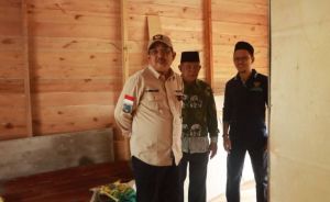 Bupati Tanjab Barat Tinjau Penerima Bedah Rumah BAZNAS di Tungkal Harapan dan Tungkal II