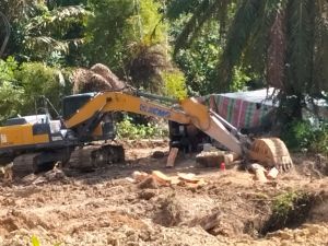 Excavator Mantan Kades Rusak  Sungai Batang Nibung Masumai, Kades Sebut Tidak Kerja PETI Hanya Untuk