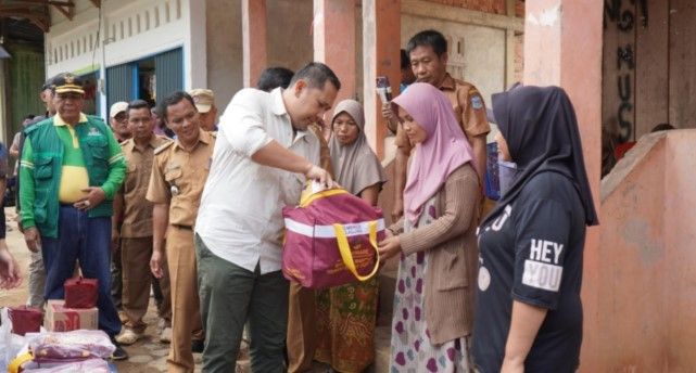 Bupati Merangin Tinjau Banjir Lembah Masurai, Prioritaskan Gizi Bayi dan Ibu Menyusui