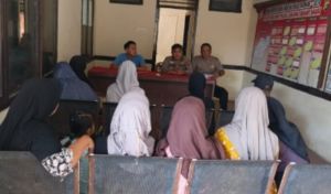 Bhabinkamtibmas Merlung Mediasi Perkelahian Anak di Jembatan Kembar
