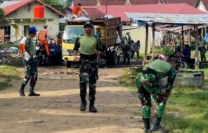 Bakti Karya di Pasar Tanjung Bungur, TNI dan Pemkab Tebo Bersihkan Lingkungan