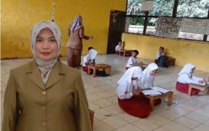 Siswa SDN 160/II Baru Balai Panjang Belajar di Lantai, Ini kata Kadisdik Bungo