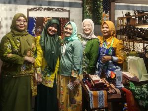 Motif Batik Bungo Bersinar di Jakarta, Lissa Batik Jadi Magnet Pengunjung Persit Bisa Vol. II