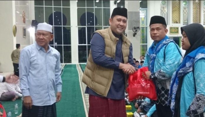 Bupati Syukur Lepas Kloter Terakhir Jamaah Haji Merangin, 101 CJH Bertolak ke Tanah Suci