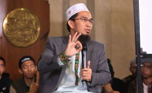 Ustadz Adi Hidayat Ajak Umat Tetap Istiqamah Berbuat Baik Meski Melelahkan