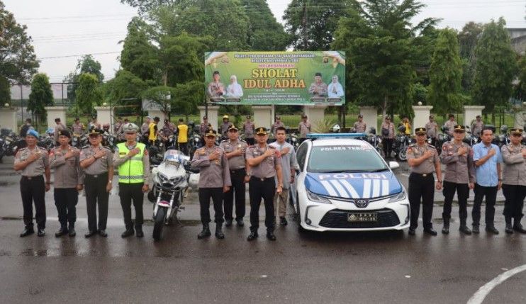 Polres Tebo Gencarkan Sosialisasi Layanan 110, Tempel Stiker di 67 Kendaraan Operasional