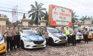 Polres Batang Hari Gencarkan Sosialisasi Layanan Darurat 110, Stiker Dipasang di Kendaraan Warga