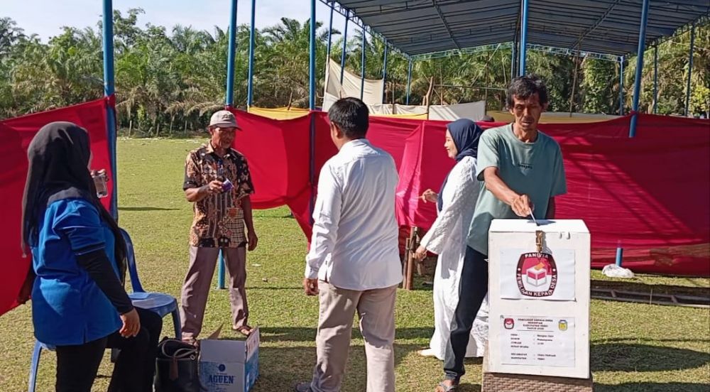 Tim III Pantau Pilkades Mangun Jayo, Sekda Tebo Pastikan Pemungutan Suara Berjalan Lancar