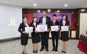 Mahasiswi FH UNJA Raih Penghargaan Internasional, Borong Prestasi di Malaysia-Singapura