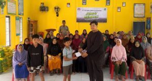 PT PBM Salurkan Bantuan Beras dan Santuni Anak Yatim di Desa Pulau Jelmu