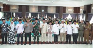 Bupati Agus Rubiyanto Sambut Kepulangan Jamaah Haji Kloter 24 Kabupaten Tebo
