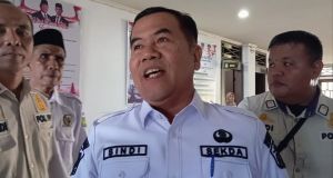 Usai Rapat Kisruh Kades Sungai Rambai, Kadis PMD Tebo Ngaku Kabur Hindari Kepungan Warga