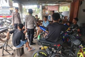 Satbinmas Polres Tanjab Barat Sosialisasikan Bahaya Geng Motor kepada Remaja Saat Libur Sekolah