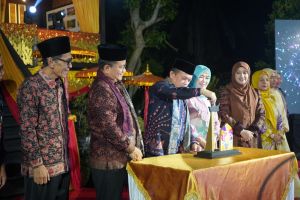 Cabut Keris Warnai Pembukaan Pekan Kebudayaan Jambi, Al Haris Ajak Budaya Jadi Kekuatan Ekonomi