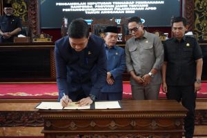 APBD 2025 Dipertanggungjawabkan, Gubernur Al Haris Dorong SKPD Perbaiki Tata Kelola Anggaran