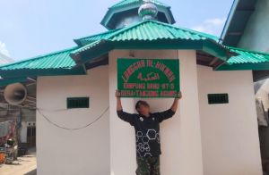 Papan Nama Resmi Dipasang, Rehabilitasi Langgar Al-Hikmah TMMD Ke-129 Makin Tuntas