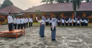 Upacara Senin di MAN 2 Tebo, Siswa Diingatkan Jaga Fasilitas Madrasah