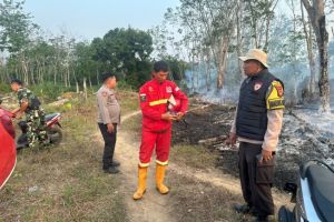 Kebun Karet Terbakar 2.500 Meter Persegi, Polsek Muara Bungo dan Manggala Agni Bergerak Cepat
