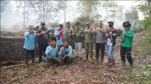 Api di Londerang Belum Boleh Dianggap Remeh, Danrem Nyamin Turun Langsung Padamkan Karhutla