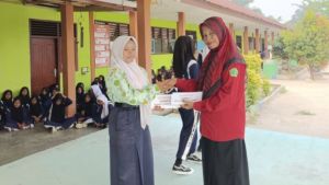 HUT RI ke-81, MTsN 4 Bungo Gelar Lomba Estafet Karet Antar Siswi