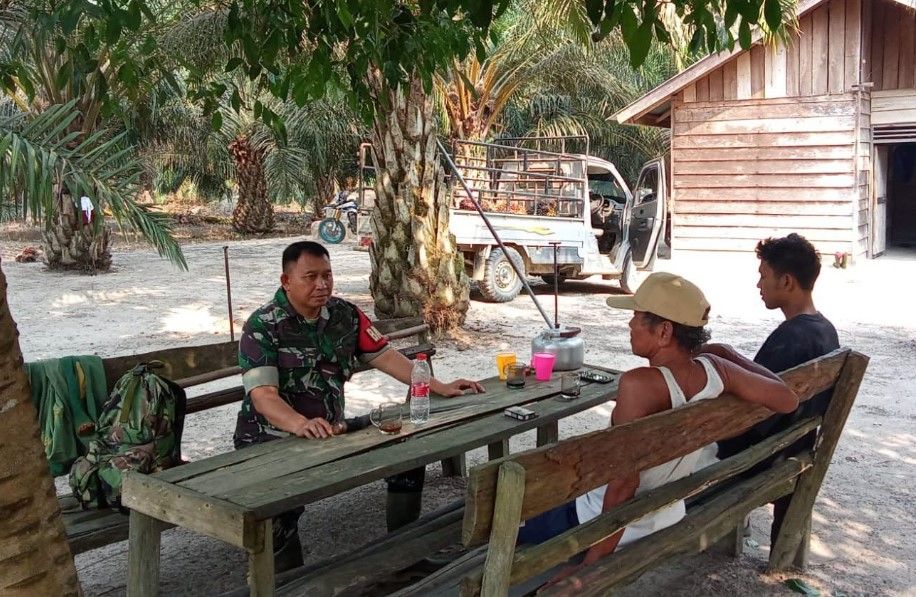 Babinsa dan Warga Sungai Abang Perkuat Pencegahan Karhutla, Kesadaran Masyarakat Jadi Kunci