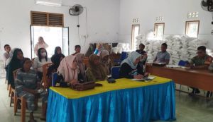 BLT Dana Desa Tahap III Cair, 10 Warga Sungai Mengkuang Terima Rp900 Ribu