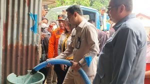 Kemarau Panjang Bikin Sumur Warga Kering, Sekali Beli Air Harus Rogoh Rp70 Ribu