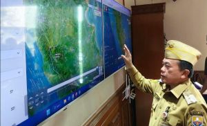 Kabut Asap Selimuti Jambi, Al Haris Sebut Arah Angin Jadi Kendala Pemadaman