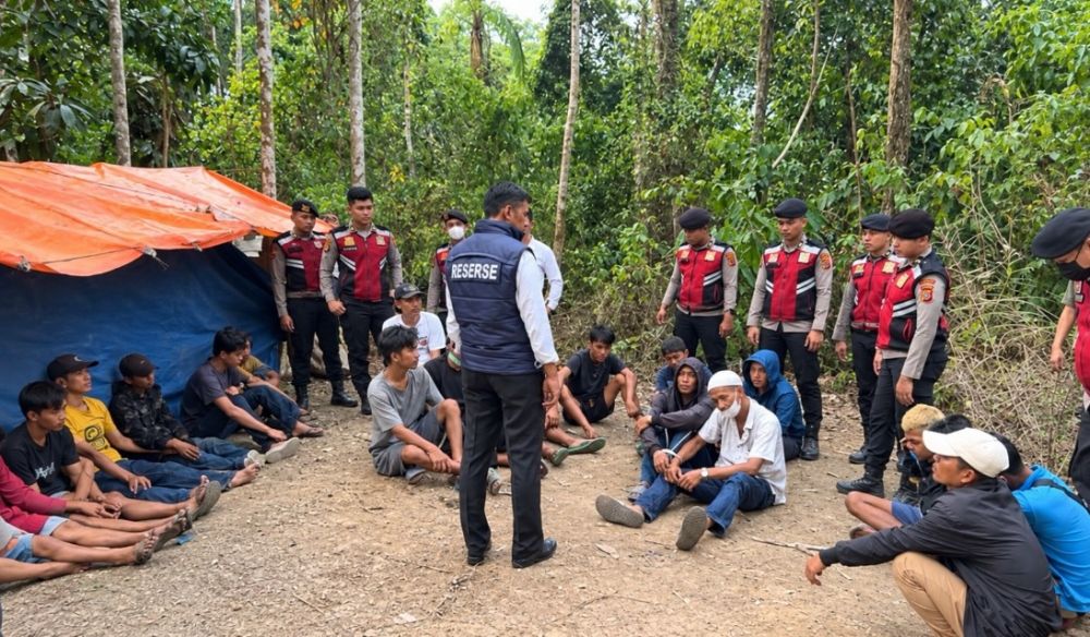 Polda Jambi Amankan 20 Orang Diduga Pengguna Narkoba di Senaung