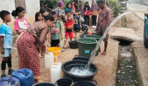 Kekeringan Melanda Tabir Merangin, Perumda Tirta Salurkan Air Bersih ke 3 Titik