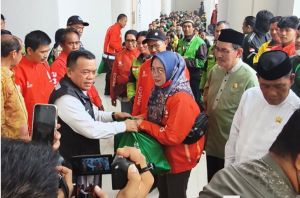 Gubernur Jambi Salurkan 250 Paket Sembako untuk Warga Terdampak Kabut Asap