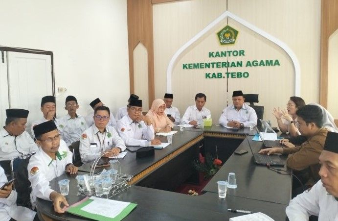 Rakor Perdana Bersama Kepala Madrasah, Kakan Kemenag Tebo Azwan Tekankan Peningkatan Mutu Pendidikan