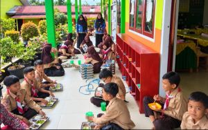 Program MBG di SDN 194 Rimbo Bujang Disambut Antusias Siswa, Pemerhati Pendidikan Beri Apresiasi