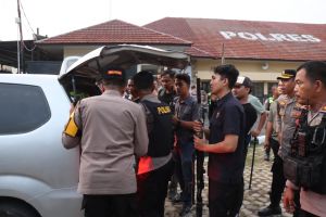 Kurang dari 24 Jam, Polres Merangin Amankan 8 Terduga Pelaku Penyerangan dan Penembakan Mako Polres