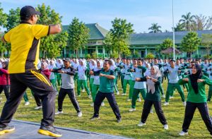 Hampir Dua Bulan Terhenti Akibat Kabut Asap, MTsN 1 Tebo Kembali Gelar Senam Sehat